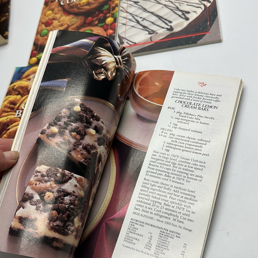 Cook books - Pillsbury Cookies Brownies & Chocolate Galore Book 5 mini books - Picture 8 of 11